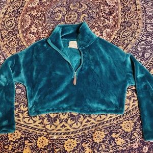 URBAN OUTFITTERS CROPPED SWEATSHIRT